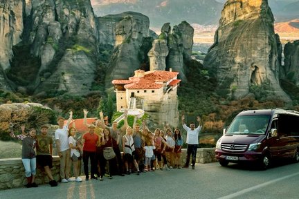 Ganztägige Meteora-Tour mit Bahntickets ab Athen