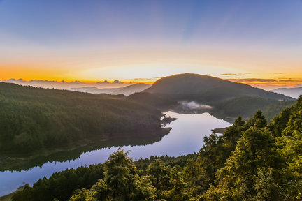 Yilan: excursion d'une journée à la montagne Taiping et aux sources chaudes de Jiuzhize (depuis Taipei)