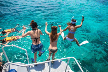 Phuket/Khao Lak: Snorkel Tour by Speedboat to Koh Haa and Koh Rok