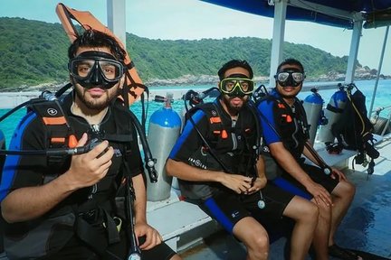 Beginner Scuba Diving in Thailand Pattaya with PADI