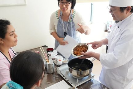 Ikebukuro Cooking: Gyoza and Ramen