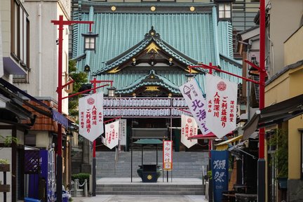 Tokyo Walking Tour with Seafood buffet lunch & teamLab Planets Entry