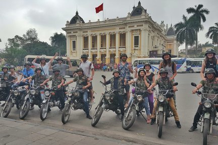 ハノイ ビンテージミンスクモーターバイク利用 半日ツアー