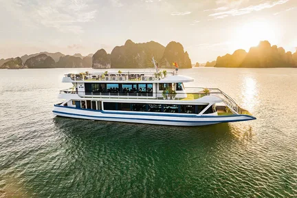 [路线二] 乘坐平阳 68 号豪华游轮体验下龙湾一日游 (Ha Long Bay Day Tour By Luxury Binh An 68 Cruise)
