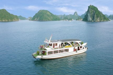 [เส้นทางที่ 2] ทัวร์ล่องเรือสุดหรูที่ฮาลองเบย์ (เดินทางจากฮานอย) โดย Alova Cruise