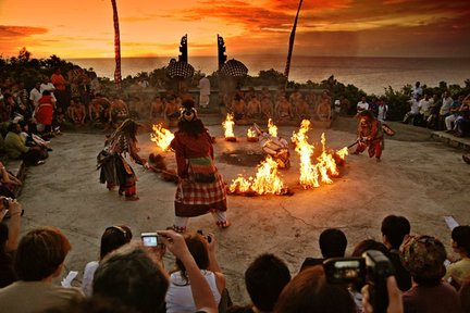 Tanah Lot, Padang-Padang Beach, Uluwatu Sunset e Kecak Dance Day Tour