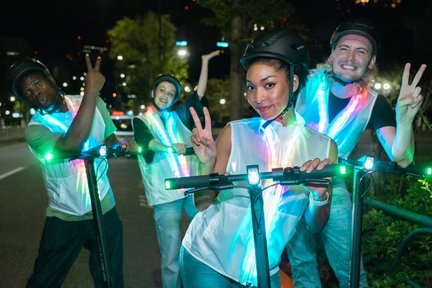 Lawatan Malam Menunggang Skuter di Tokyo dengan Tiket Masuk Tokyo Tower