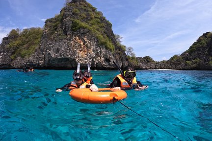 Koh Rok and Koh Haa Island One-Day Tour by Speedboat