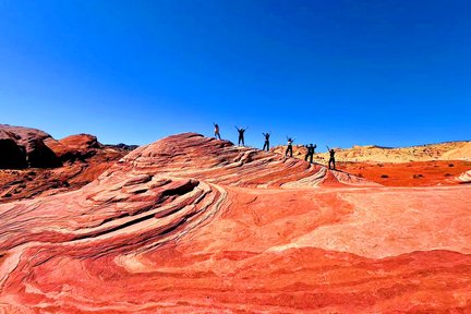Small Group Valley of Fire State Park Hiking Day Tour from Las Vegas