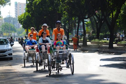 Tour Nửa Ngày Bằng Xích Lô Quanh Sài Gòn