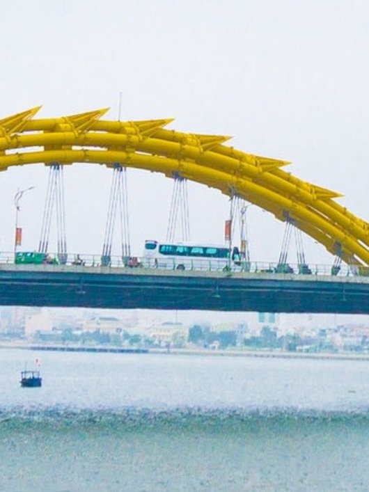岘港