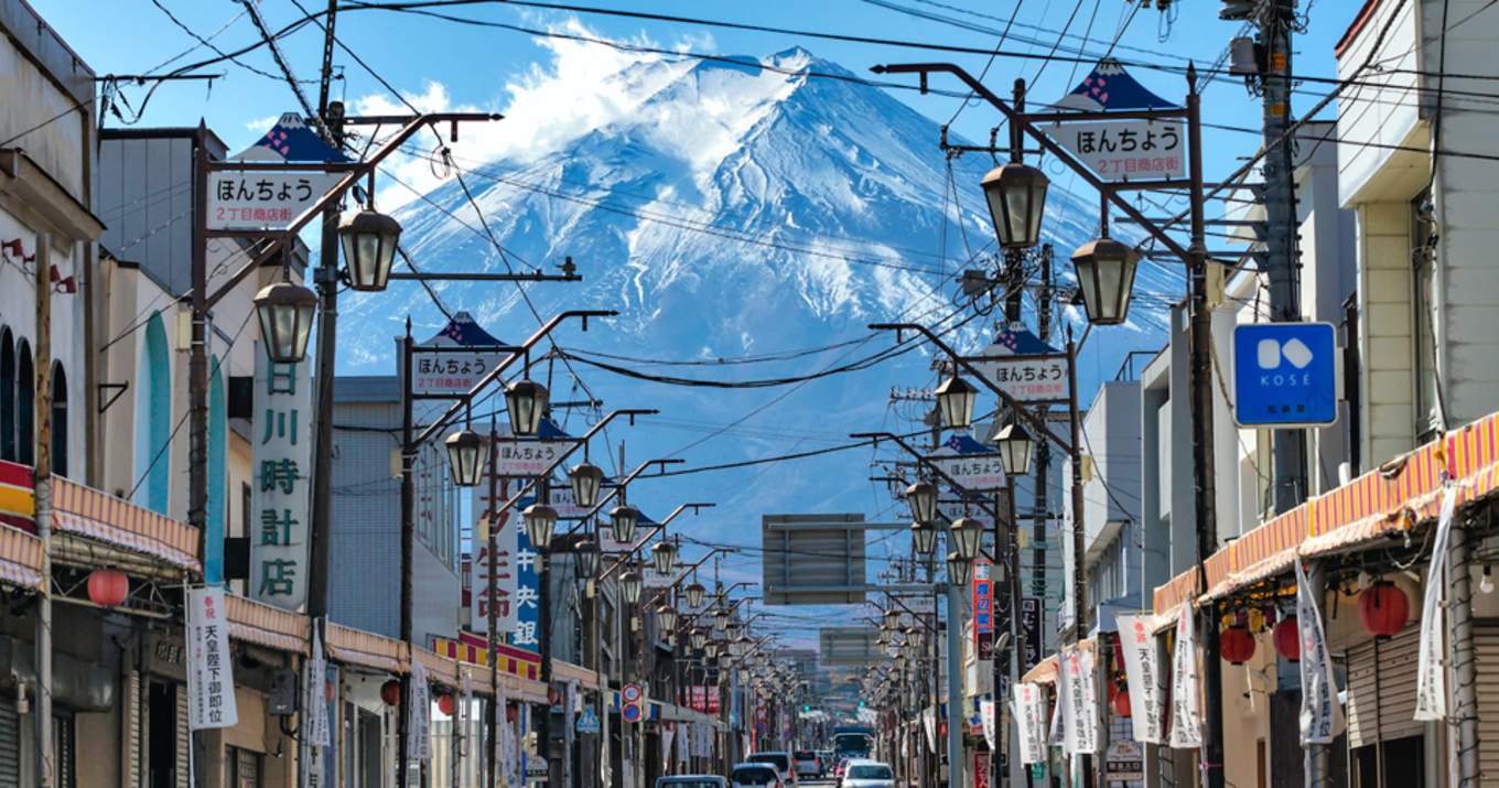 山梨 昭和感 富士吉田本町商店街 不p圖就能把整座富士山拍進去 Klook部落格