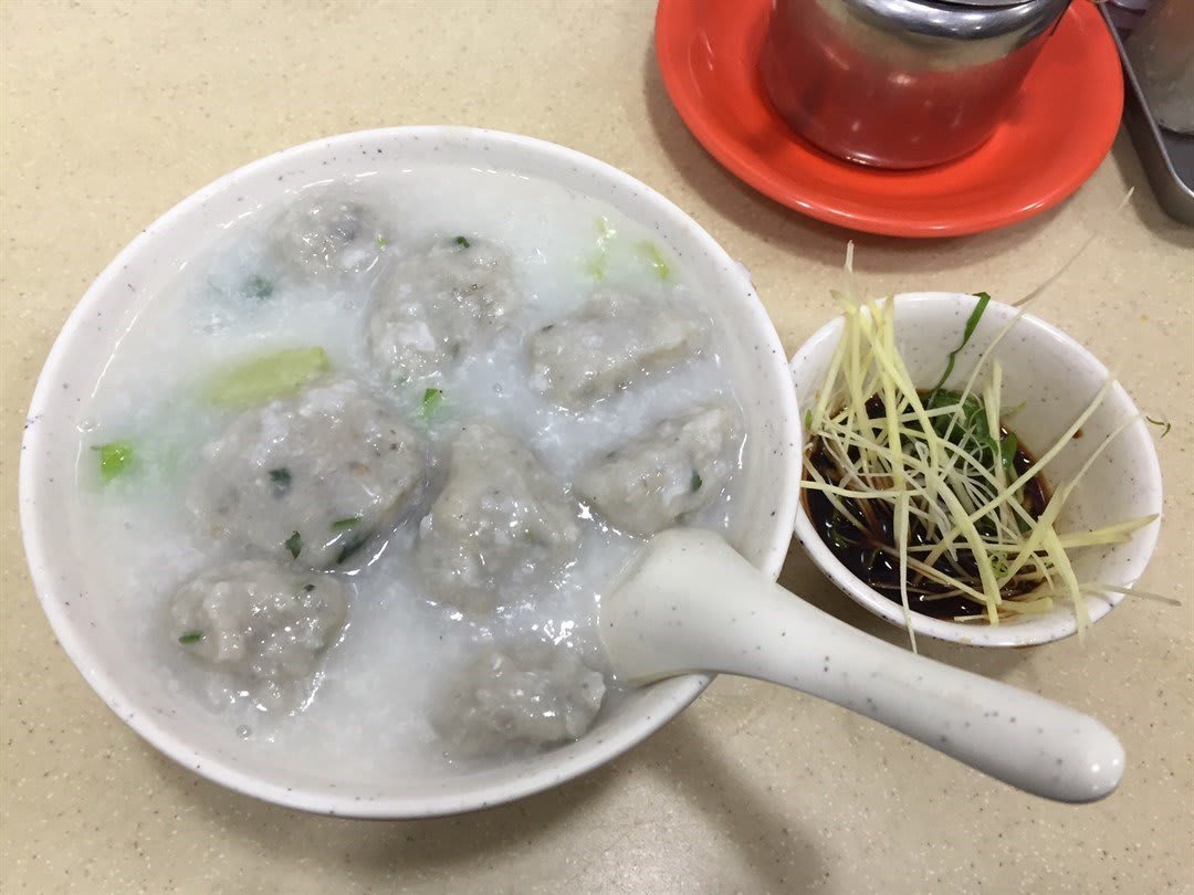 鯪魚球粥,軟滑魚球,綿滑粥底。| 圖片來源:eatson0502