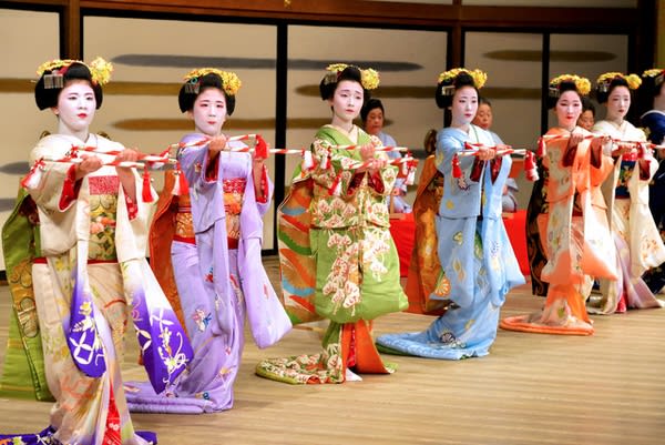 歌舞妓表演。