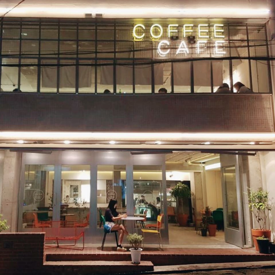 獨棟的Cafe seokyo超氣派~(來源-https://www.instagram.com/hunzzing/)