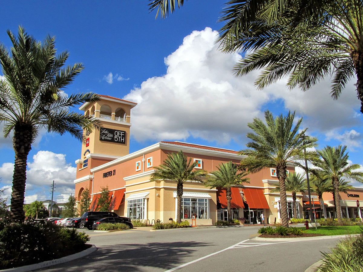 Orlando Premium Outlets 圖片來源:https://goo.gl/8L8chy