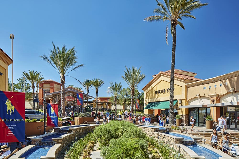 Desert Hills Premium Outlets 圖片來源:https://goo.gl/RSdKuV