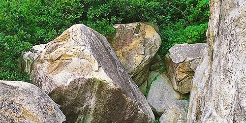 Klook客路・探索未知的你 張 保 仔 在 香 港 離 島 藏 了 相 當 多 的 寶 物 , 如 今 都 已 經 人 事 境 遷