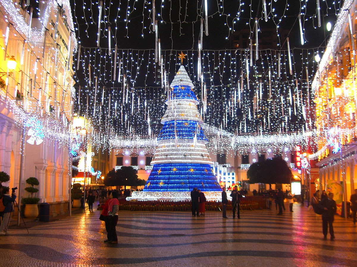 1200px-MacauLargoDoSenado2010Xmas1