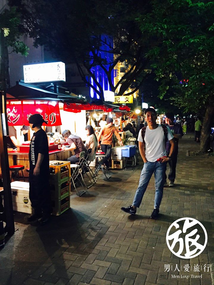 九 州 特 有 的 屋 台 文 化 。