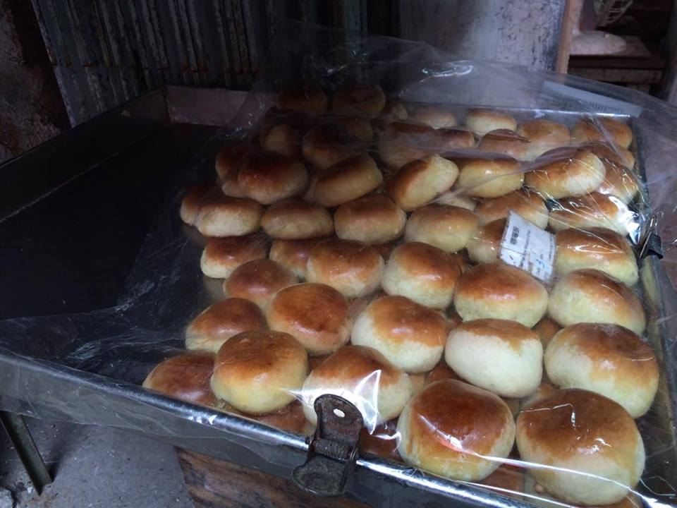 主 要 販 售 各 式 唐 餅。