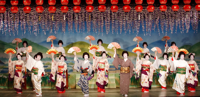 清水寺 圖 片 來 源 : 先 斗 町 歌 舞 練 場 。 清水寺 圖 片 來 源 : 先 斗 町 歌 舞 練 場 。