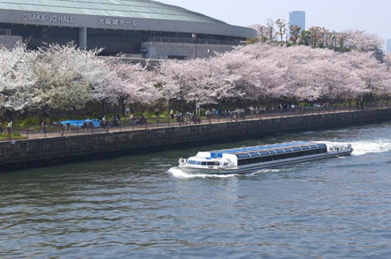 大阪水上巴士(照片來源:大阪觀光局PHOTO LIBRARY)http://www.osaka-info.jp/photo_library/