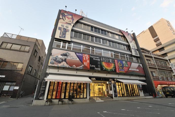 第一次到 東京淺草 !八大必玩行程 沒玩過別說你來過淺草 Amuse Museum是一間用視覺與觸覺感受的展覽館。