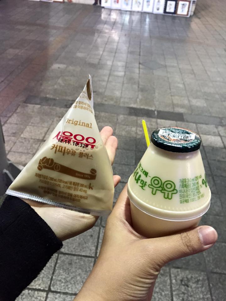 韓國超商咖啡牛奶、香蕉牛奶,攝影:Ch。 韓國超商咖啡牛奶、香蕉牛奶,攝影:Ch。