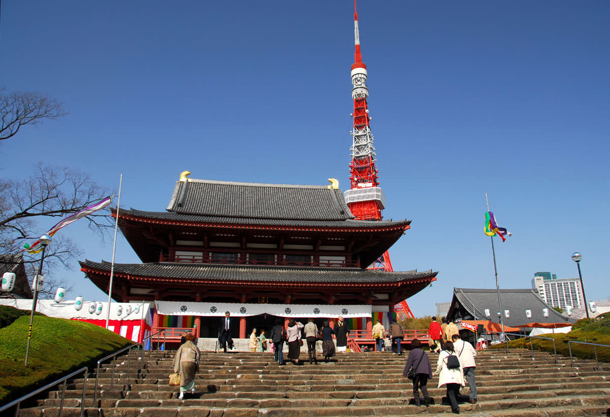 傳統增上寺與摩登東京鐵塔的同框照。(圖片取自wikipedia) 傳統增上寺與摩登東京鐵塔的同框照。(圖片取自wikipedia)