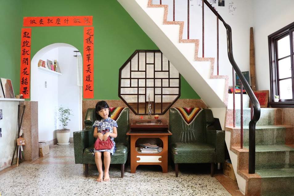 除了旗袍,也有男生和小孩子可租借的復古衣著,非常適合一家大小一同留下美好回憶 除了旗袍,也有男生和小孩子可租借的復古衣著,非常適合一家大小一同留下美好回憶