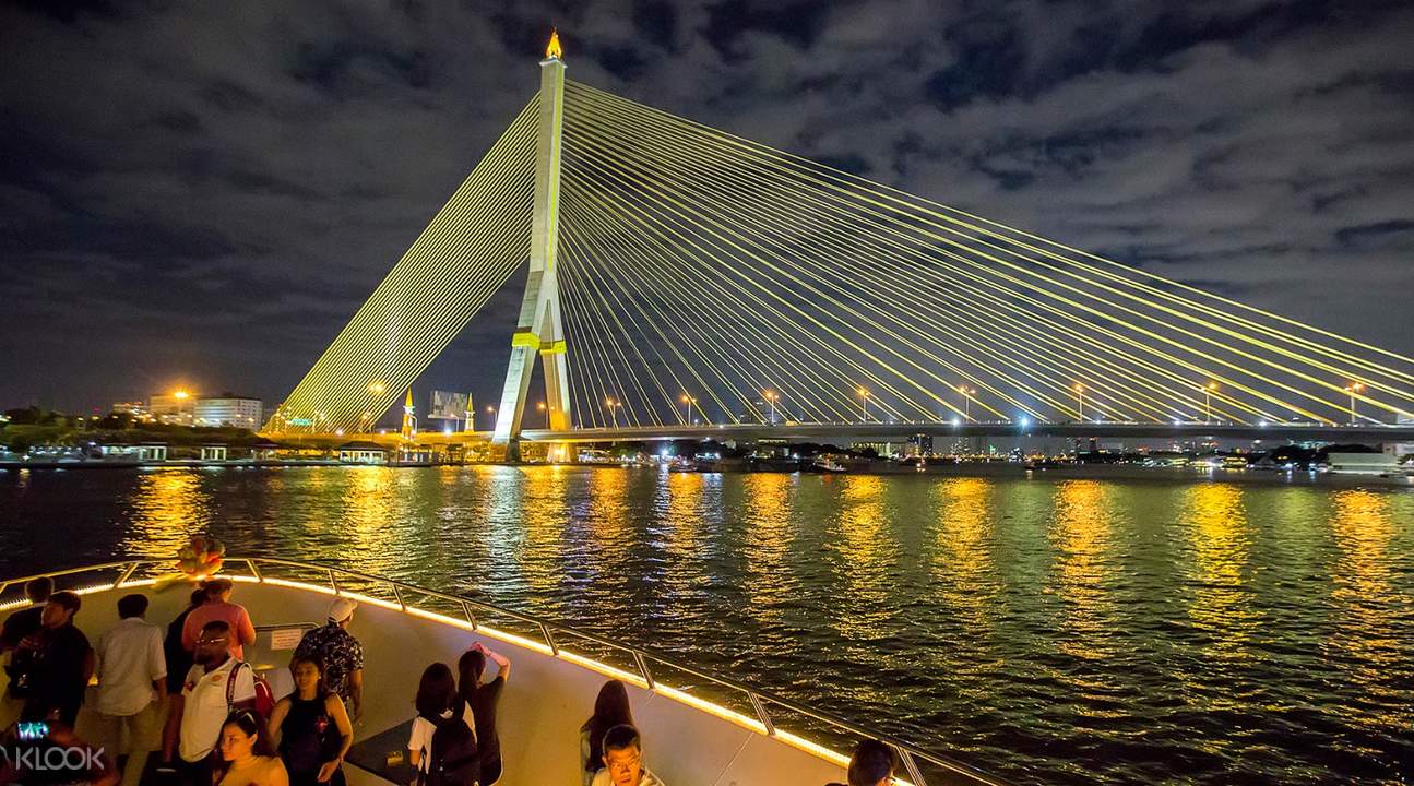 沿途可以看到美麗的景點建築。 沿途可以看到美麗的景點建築。
