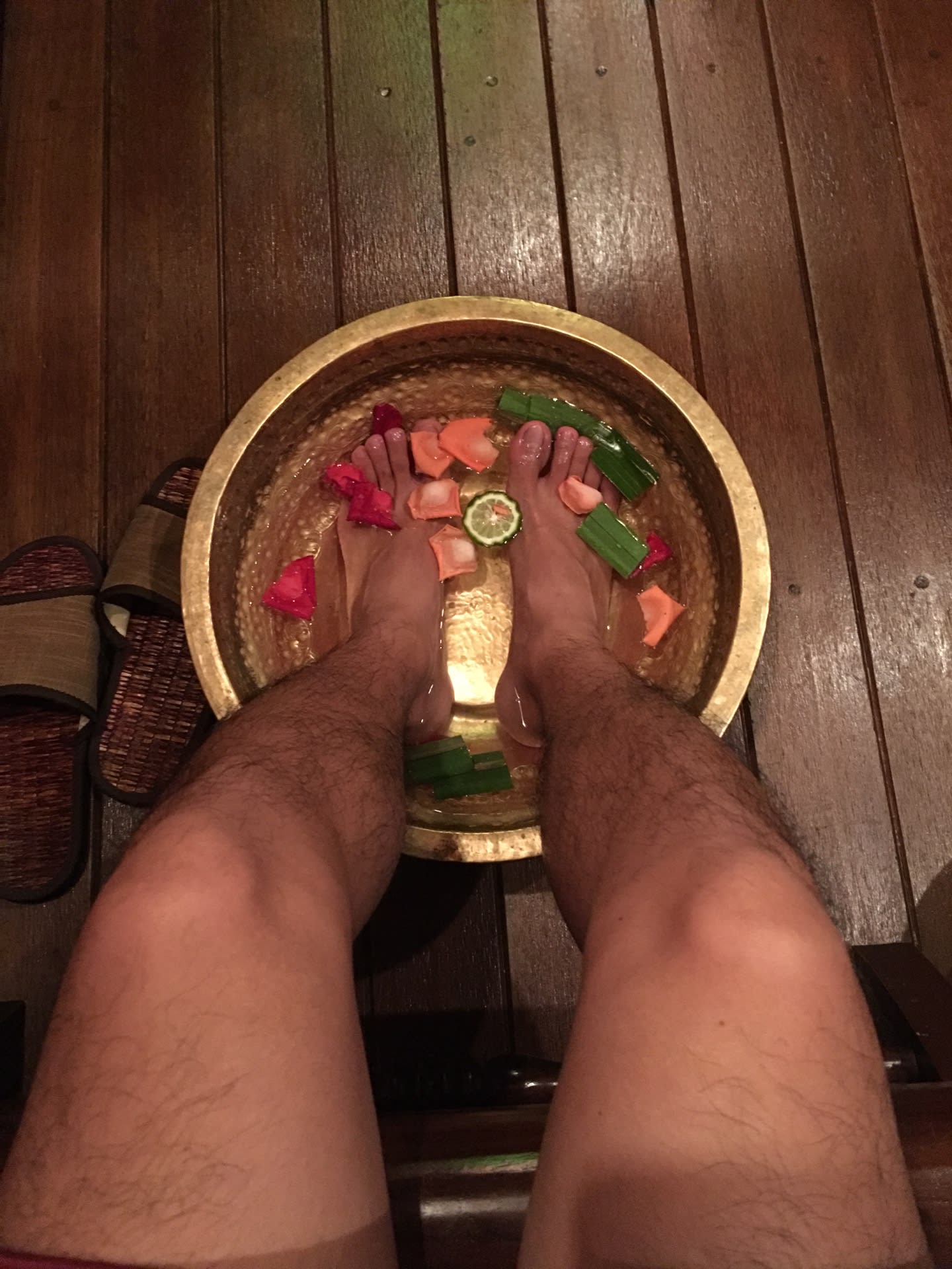 療程前的清潔,水溫相當舒服。來源:KLOOK。 療程前的清潔,水溫相當舒服。來源:KLOOK。