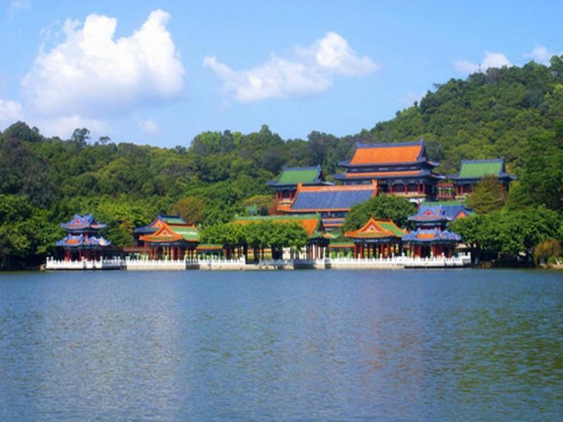 「江南園林建築群」可想像當時乾隆下江南的情境。(圖片取自httpsifun01.com) 「江南園林建築群」可想像當時乾隆下江南的情境。(圖片取自httpsifun01.com)