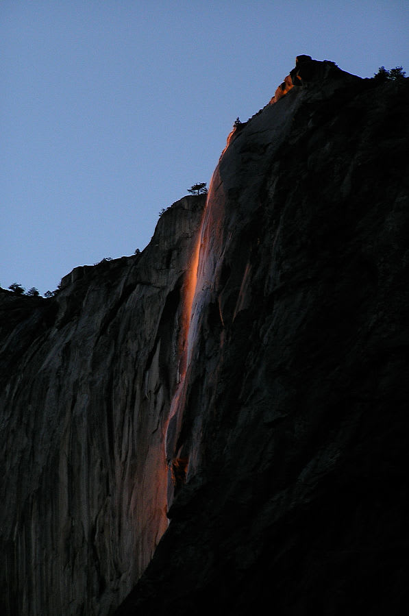 火瀑布|圖片來源:Wikimedia Commons https://goo.gl/mH2ucw 火瀑布|圖片來源:Wikimedia Commons https://goo.gl/mH2ucw