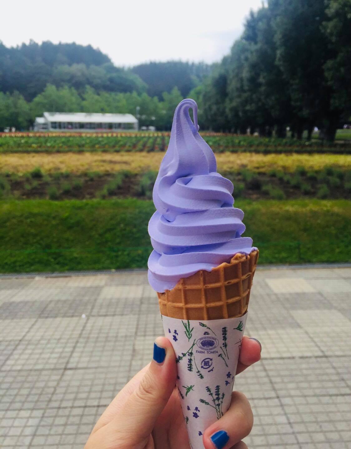 薰衣草冰淇淋。 薰衣草冰淇淋。