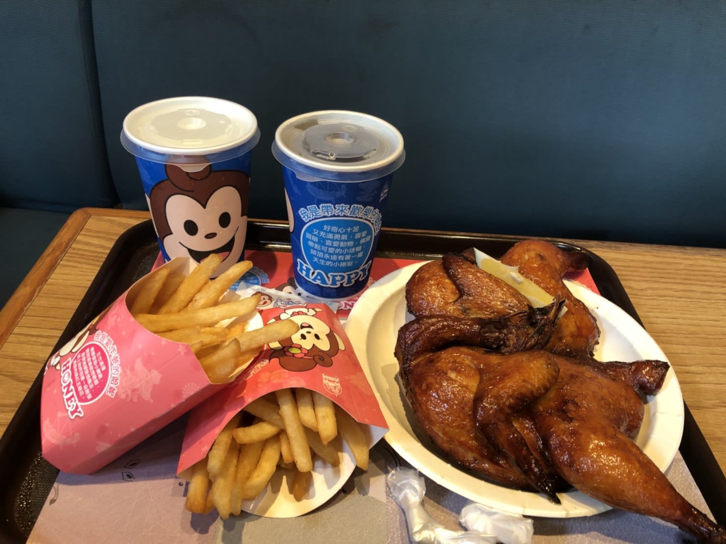 六福村美國大西部,漢堡店,手扒雞套餐。