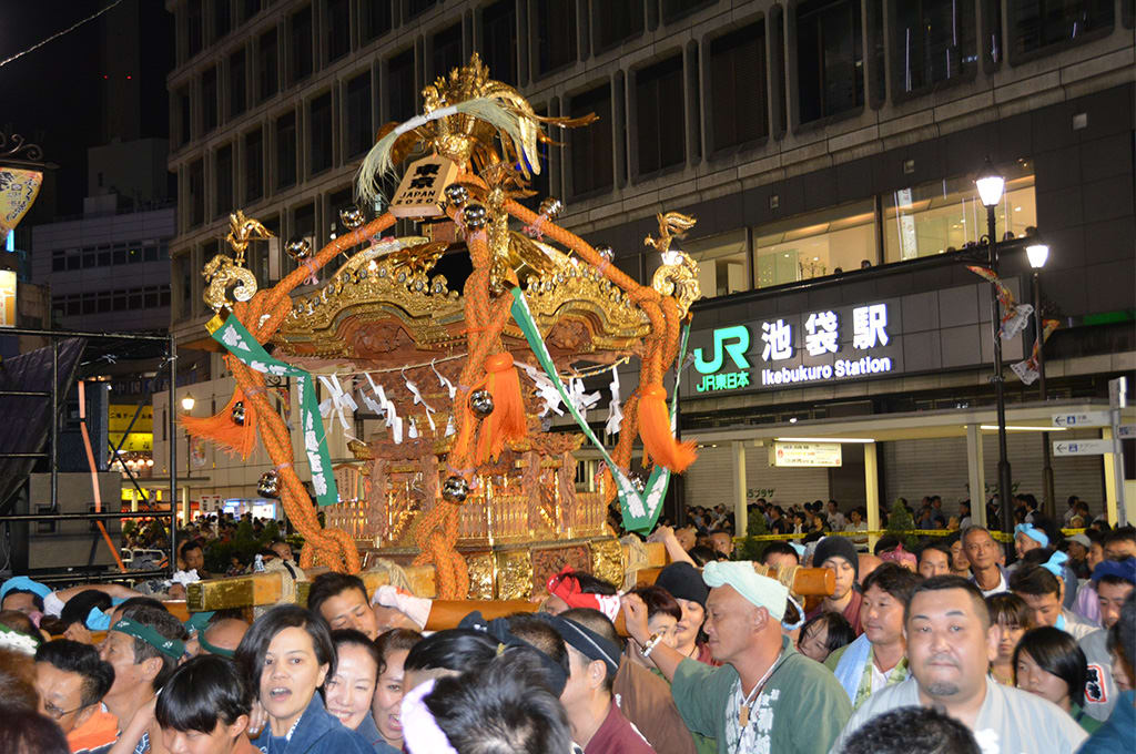 袋祭可以看到各種漂亮的神轎。相片來源:東京的觀光官方網站。 袋祭可以看到各種漂亮的神轎。相片來源:東京的觀光官方網站。