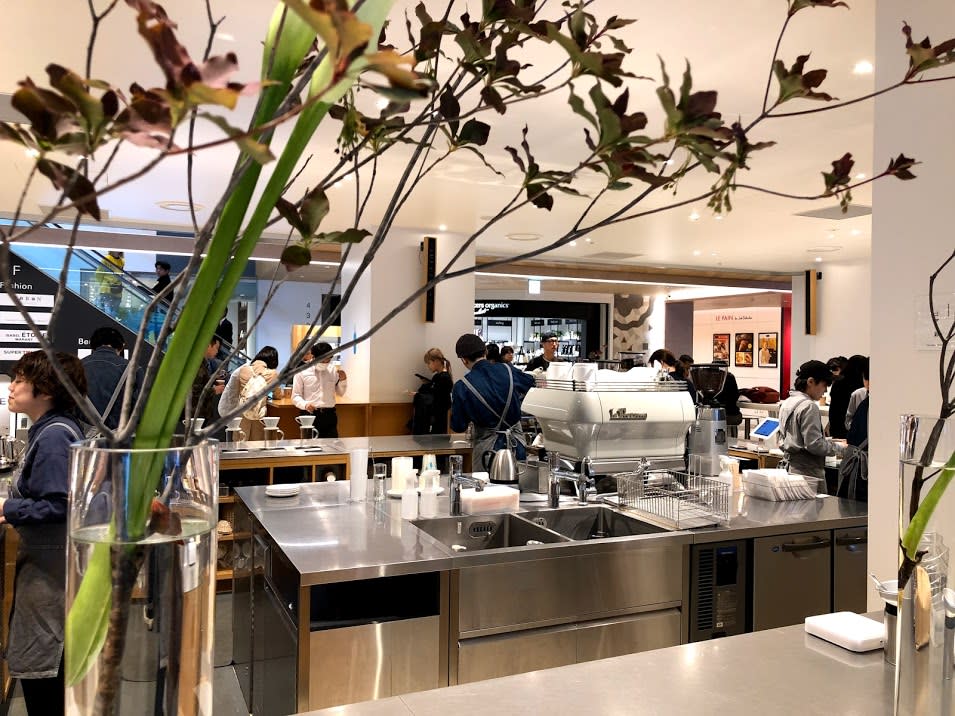 Blue Bottle Shinjuku| Photo Credit: Zach Huang Blue Bottle Shinjuku| Photo Credit: Zach Huang