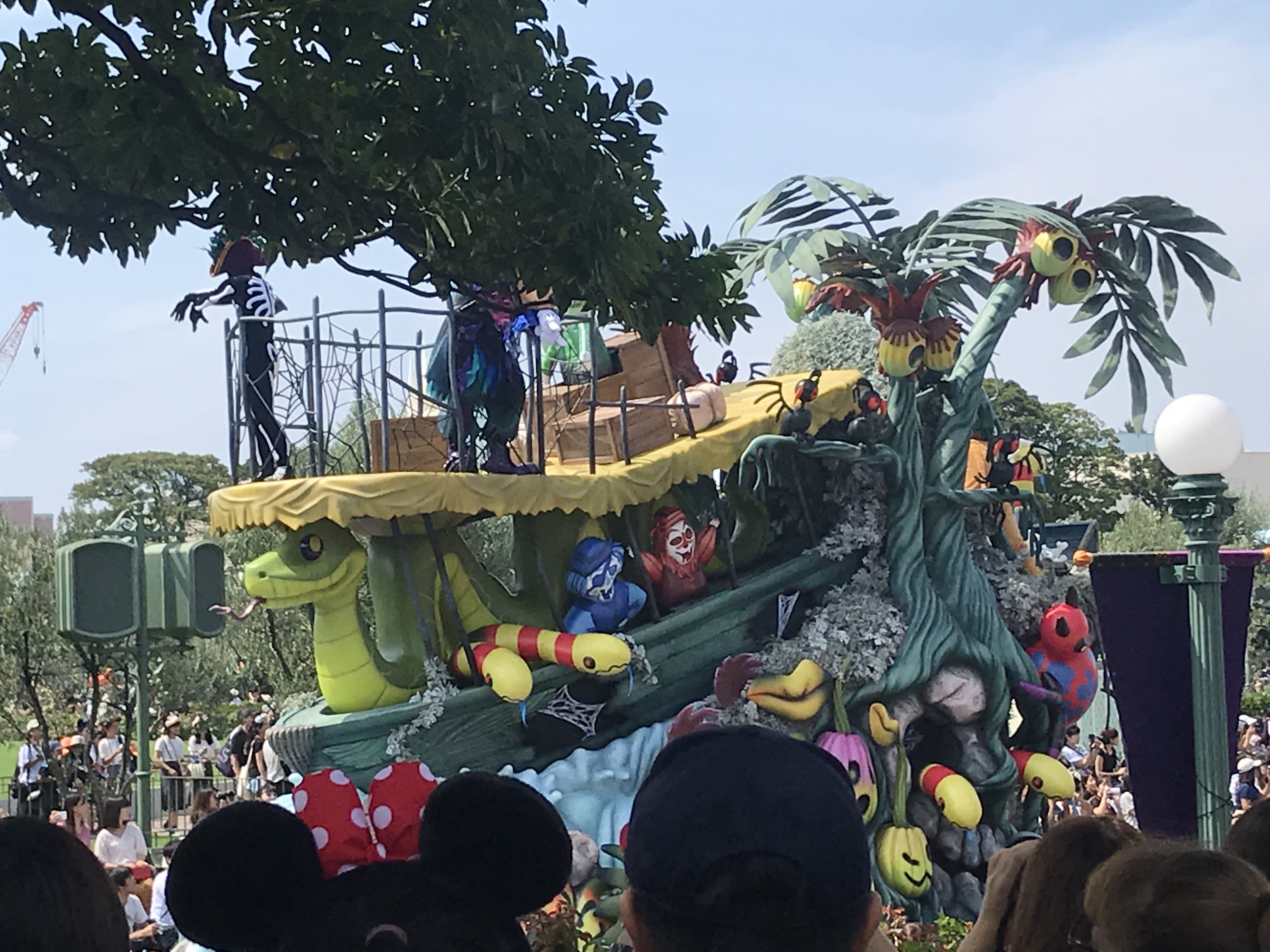 迪士尼樂園,萬聖節遊行。 迪士尼樂園,萬聖節遊行。