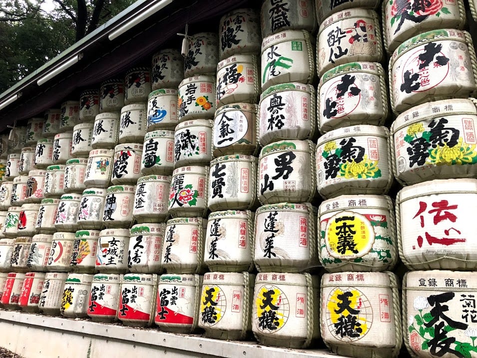 明治神宮熱門清酒牆 | Photo Credit: Zach Huang 明治神宮熱門清酒牆 | Photo Credit: Zach Huang
