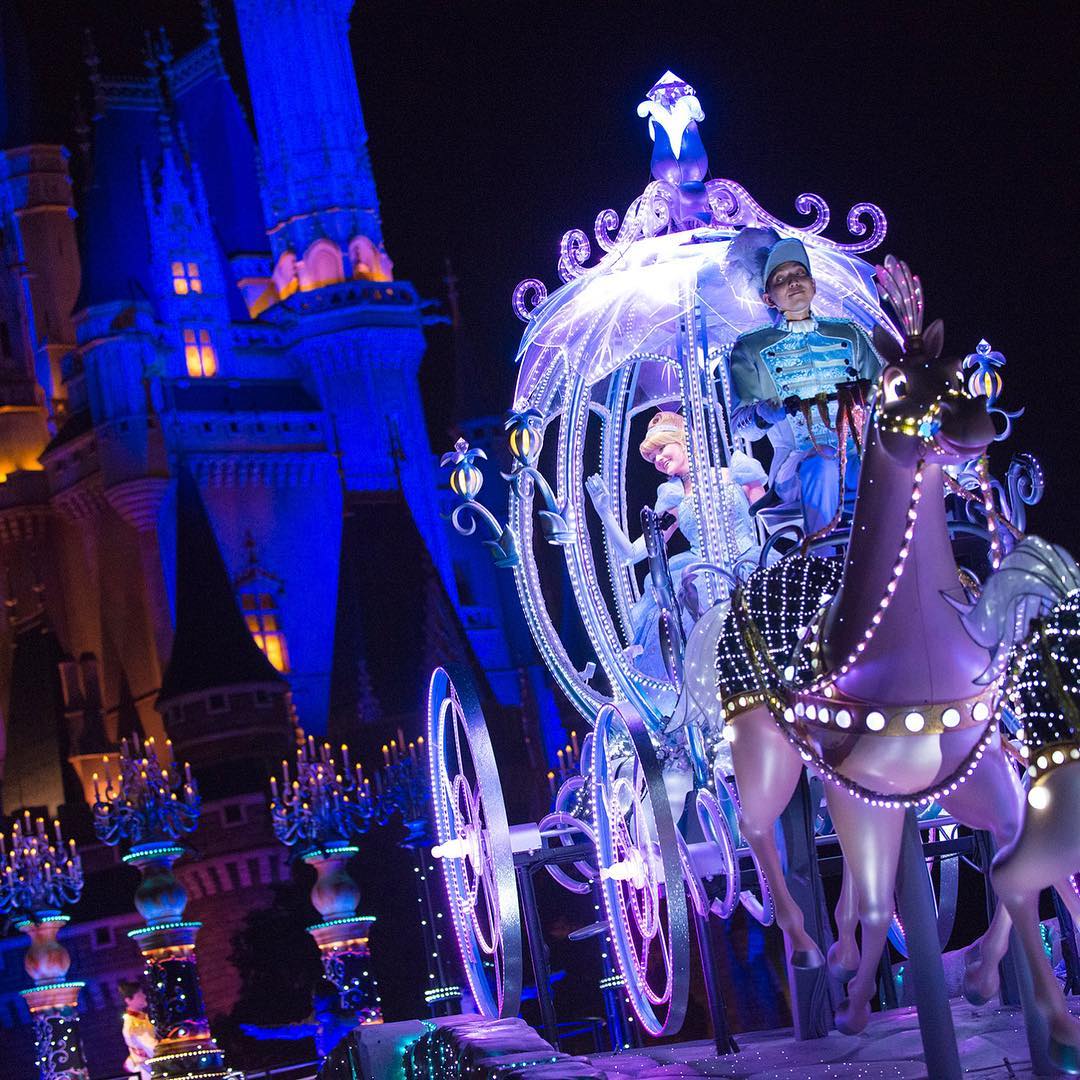 迪士尼過往跨年精彩畫面,圖片取自:Instagram tokyodisneyresort_official 迪士尼過往跨年精彩畫面,圖片取自:Instagram tokyodisneyresort_official
