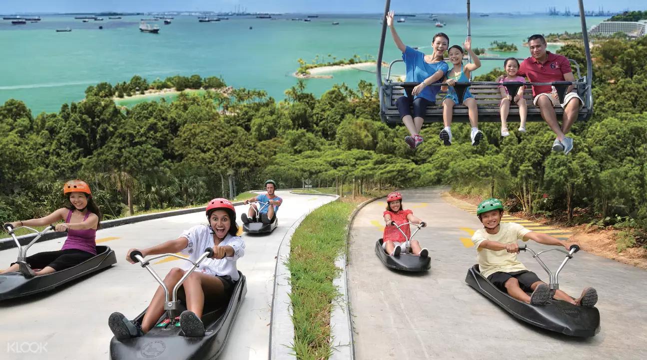 ▲ 大人小孩都喜歡的高速下滑車&空中吊椅體驗 新加坡高速下滑車&空中吊椅體驗