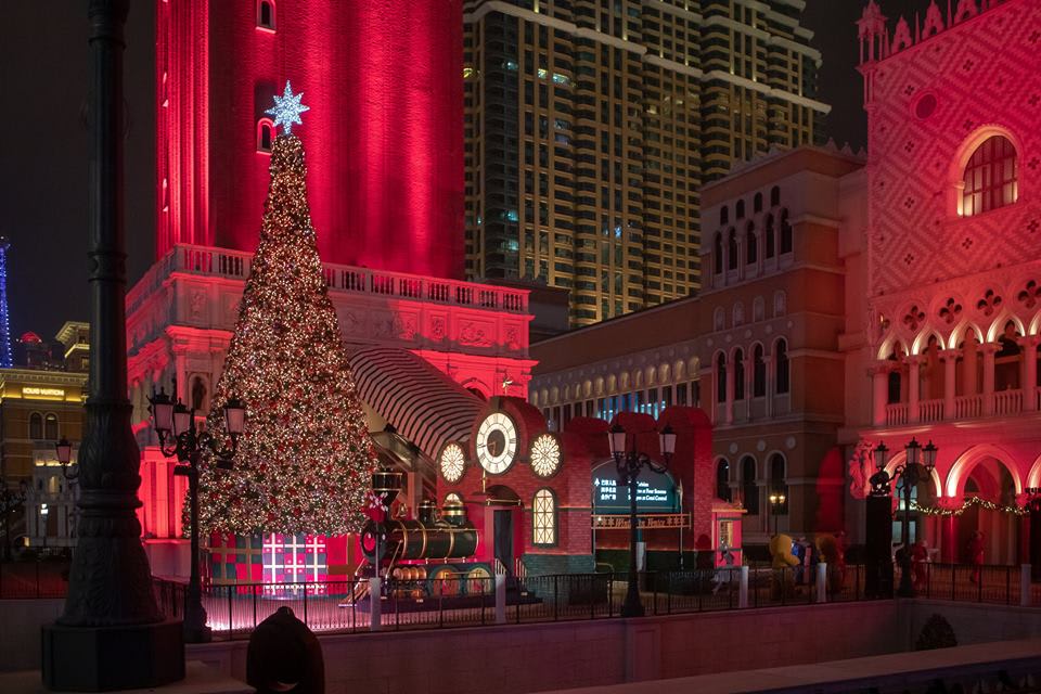 澳門威尼斯人冬日威尼斯的巨型聖誕樹 來源:fb @VenetianMacao 澳門威尼斯人冬日威尼斯的巨型聖誕樹 來源:fb @VenetianMacao