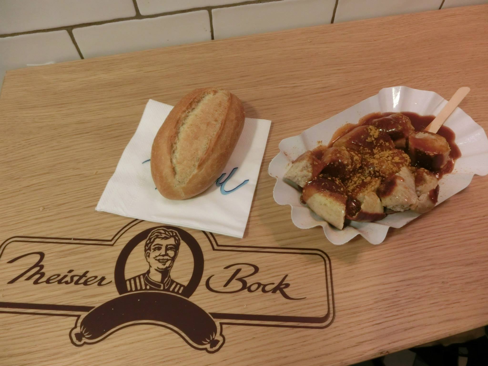 德國必吃美食currywurst。攝影：ML。