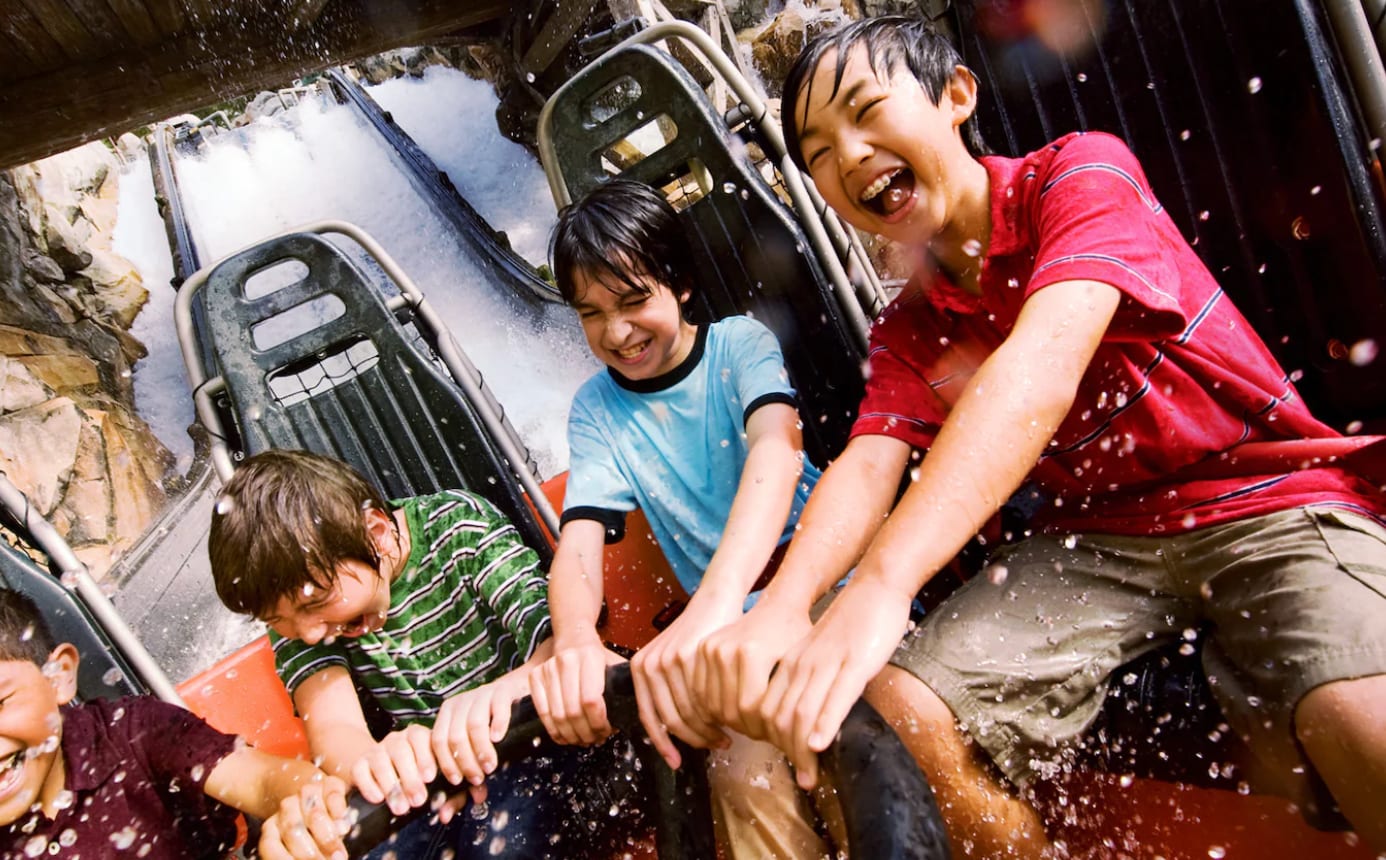 Grizzly River Run,圖片取自美國迪士尼樂園官網。 Grizzly River Run,圖片取自美國迪士尼樂園官網。