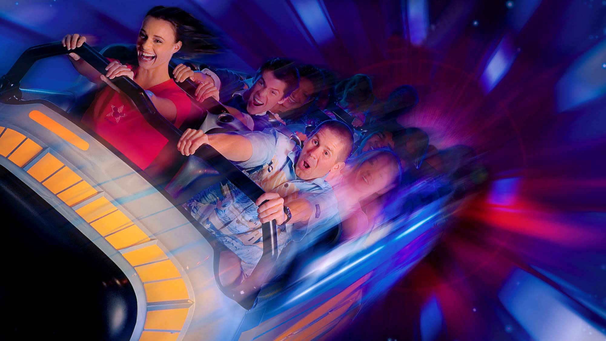 Space Mountain,圖片取自美國迪士尼樂園官網。 Space Mountain,圖片取自美國迪士尼樂園官網。