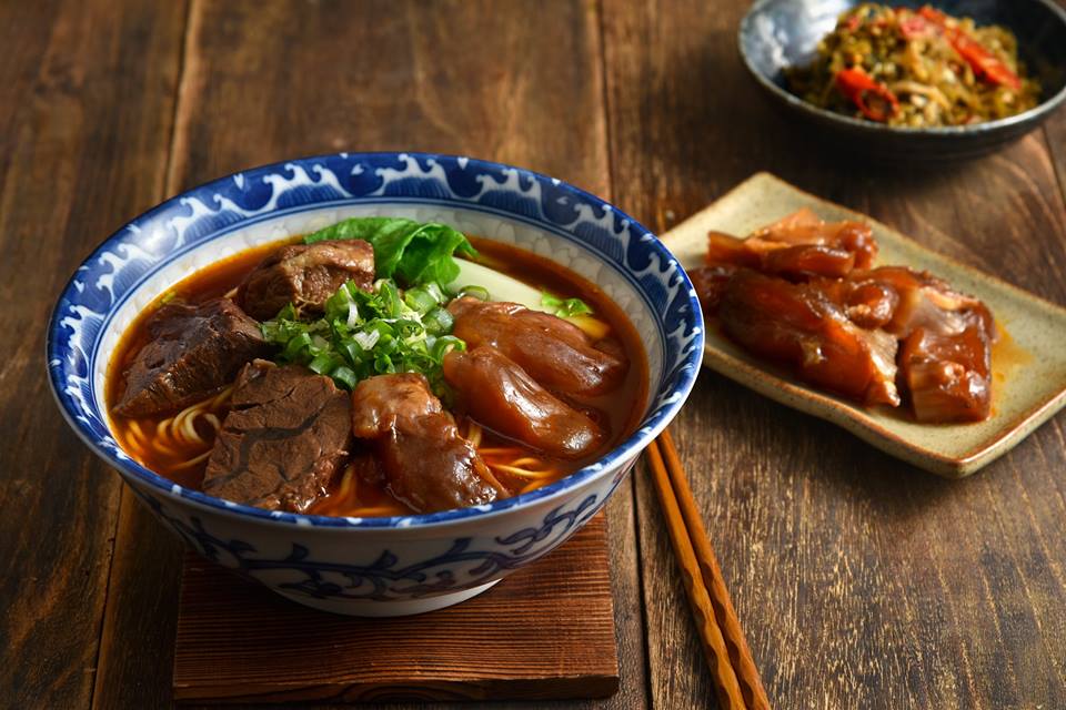 吃這碗牛肉麵就像進行一場頂級牛肉饗宴。(圖片取自牛肉麵 ·雞湯FB粉絲團) 吃這碗牛肉麵就像進行一場頂級牛肉饗宴。(圖片取自牛肉麵 ·雞湯FB粉絲團)