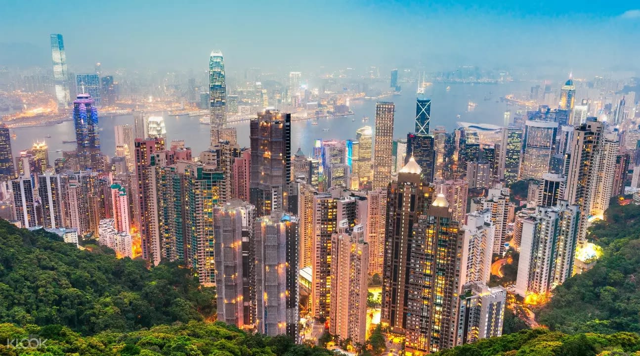 瞧，從太平山上看到的香港夜景，是不是美呆了！