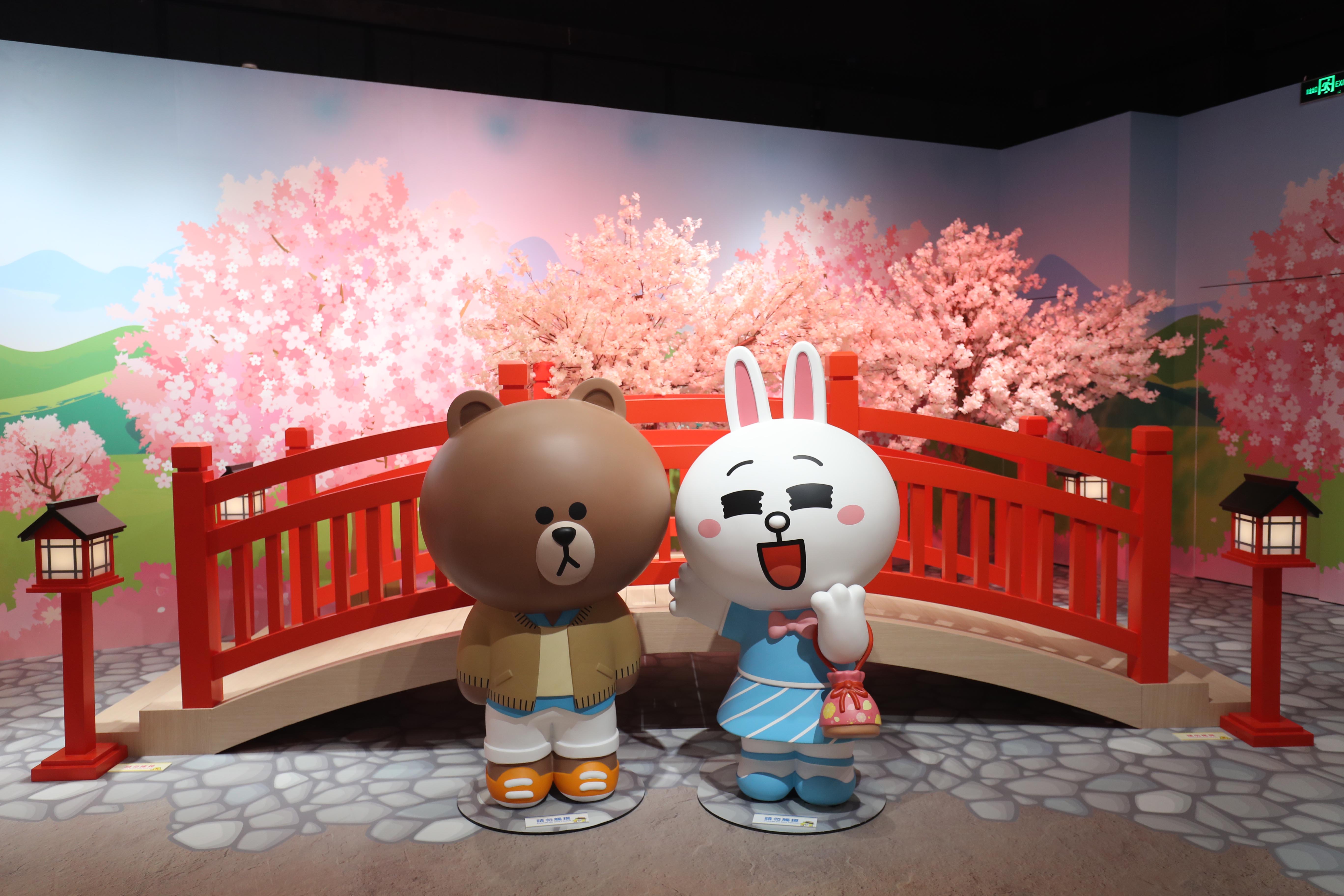 台北展覽,LINE FRIENDS:世界巡迴之旅,走在櫻花情人橋上,熊大兔兔就是最美的風景 台北展覽,LINE FRIENDS:世界巡迴之旅,走在櫻花情人橋上,熊大兔兔就是最美的風景